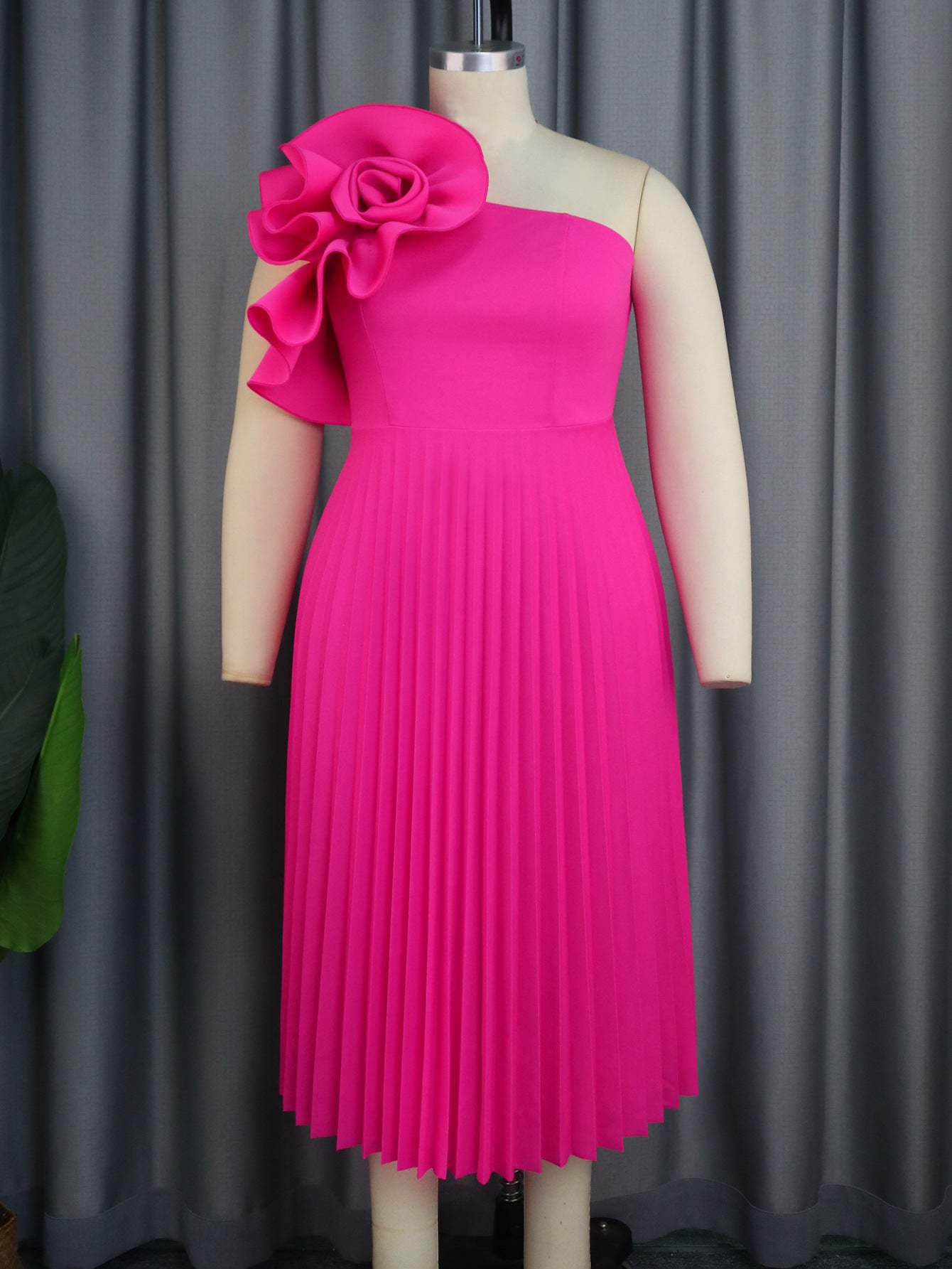 Shoulder Diagonal Collar Pleated Skirt