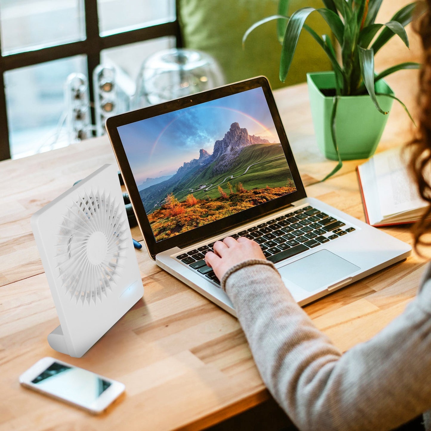 Portable Desk Fan USB Rechargeable Table Cooling Fan Quiet 5 Blades Desktop Fan With 3 Speeds Ajustment For Bedroom Office