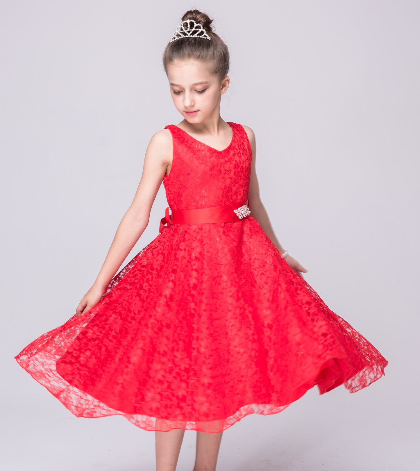European And American Girls Show Lace Dress